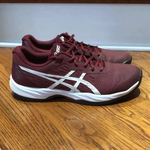 Asics Gel-Game 9 men’s Sneaker Size 10 in Preloved Condition!!