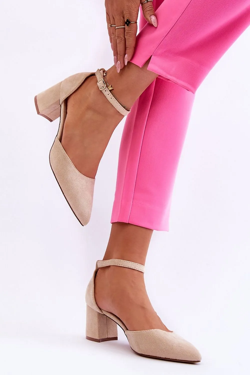 Block heel pumps