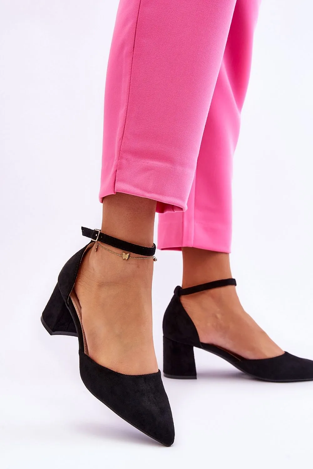 Block heel pumps
