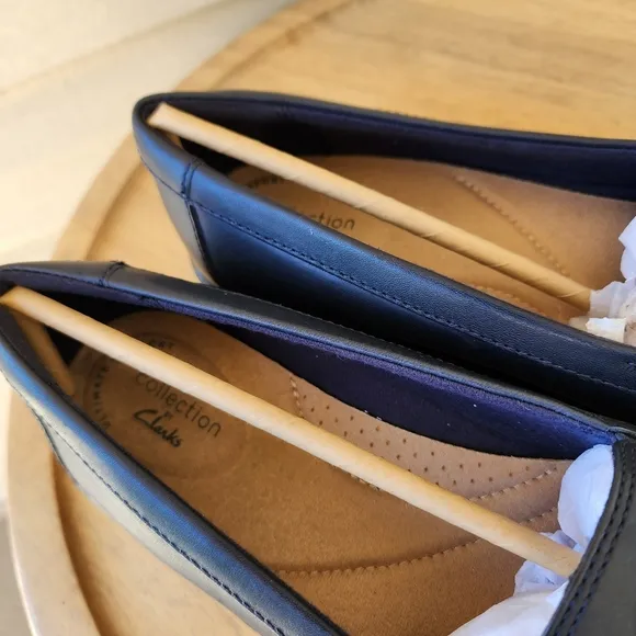 Clarks Ashland Lily navy blue loafer