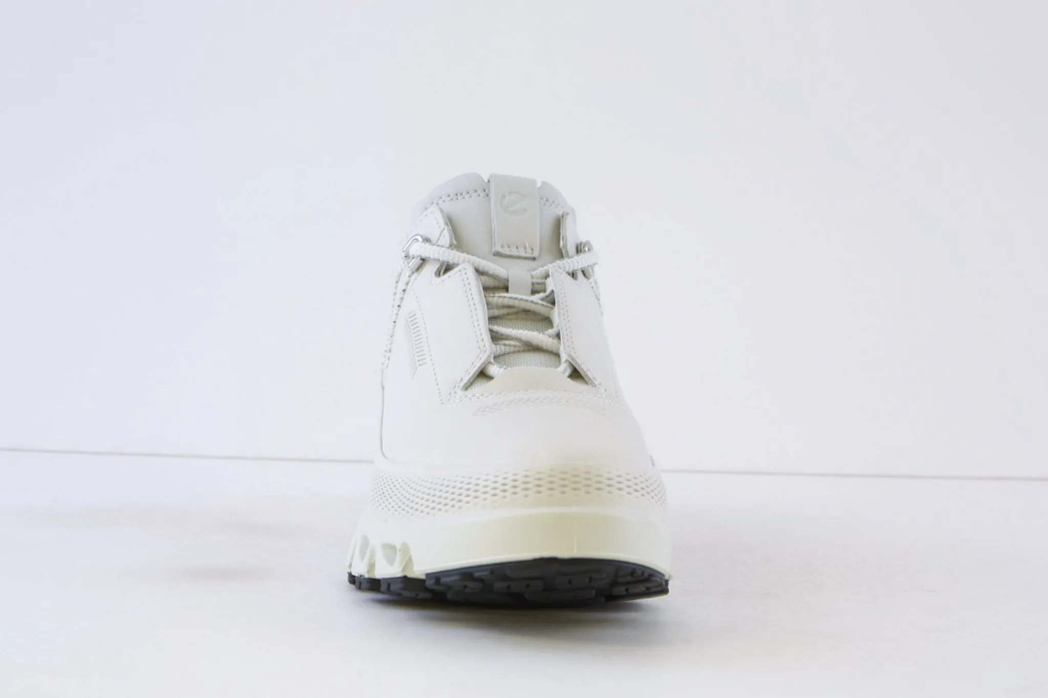 ECCO - 880123 01007 MULTI-VENT - LACED WALKING SHOE - WHITE LEATHER