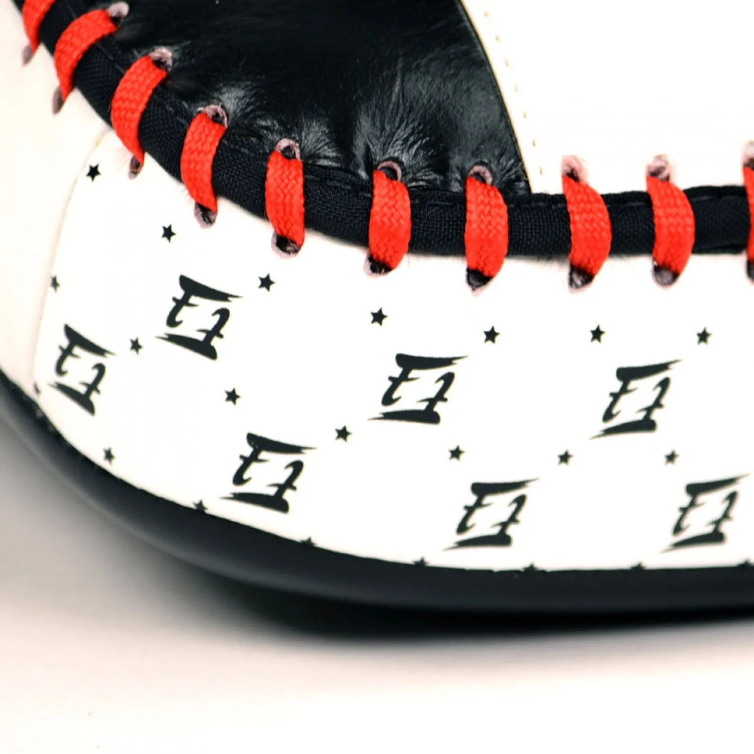 FAIRTEX CURVED STANDARD KICK PADS