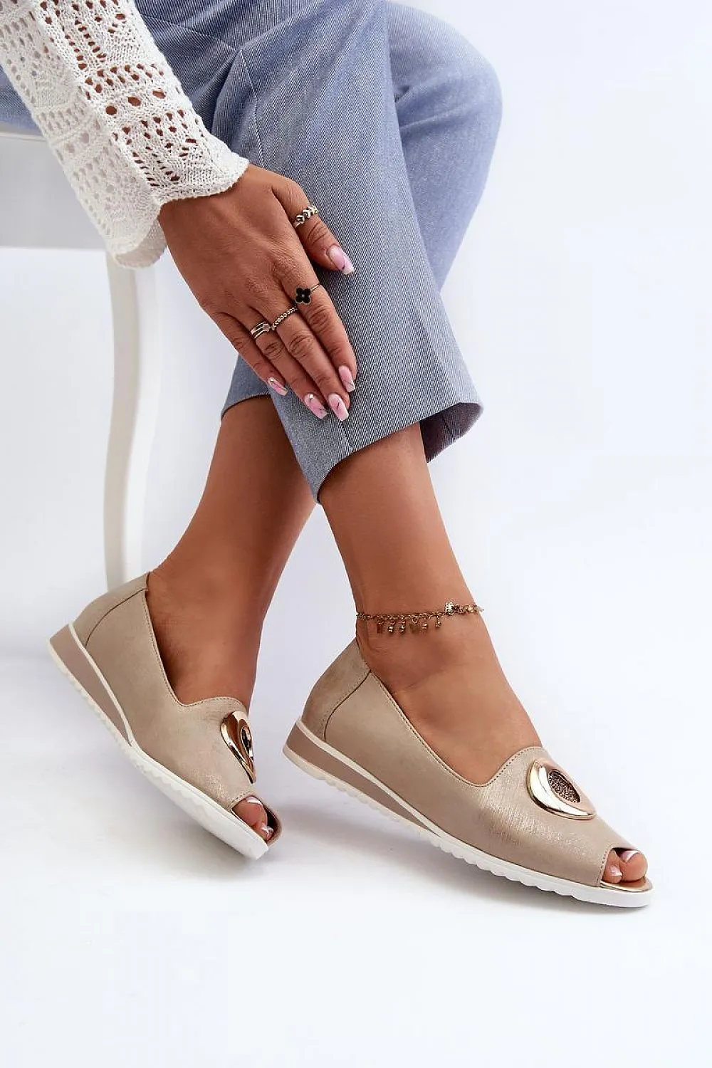 Heel pumps