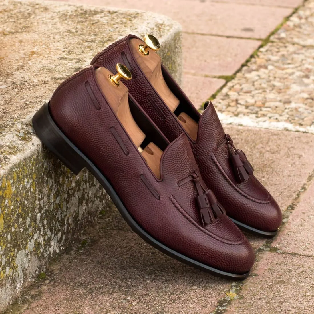 Mocassin à glands en cuir grainé bordeaux