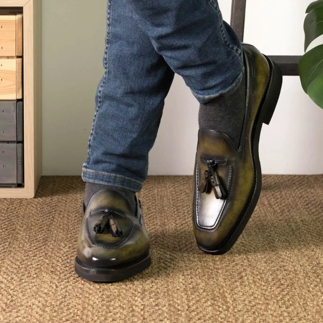 Mocassin à glands en cuir patiné vert - Semelles Caoutchouc