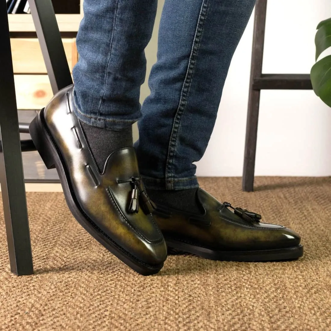 Mocassin à glands en cuir patiné vert - Semelles Caoutchouc