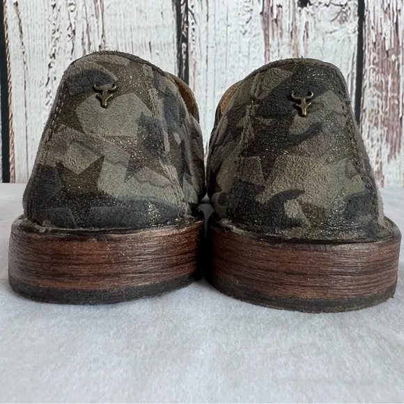 NEW NWOT Trask Ali Metallic Star Camo Leather Loafer Flat Size 10