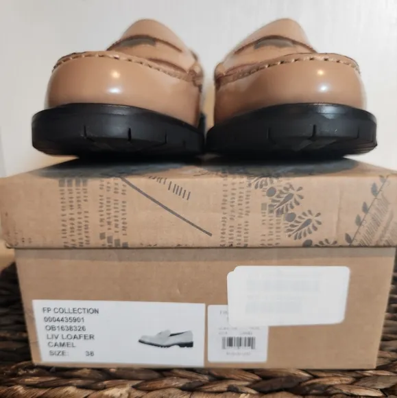 NWT Free People Collection Liv Leather Loafer Camel Size 38 7.5 Academia‎ School