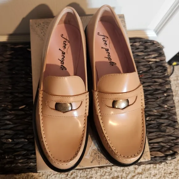 NWT Free People Collection Liv Leather Loafer Camel Size 38 7.5 Academia‎ School