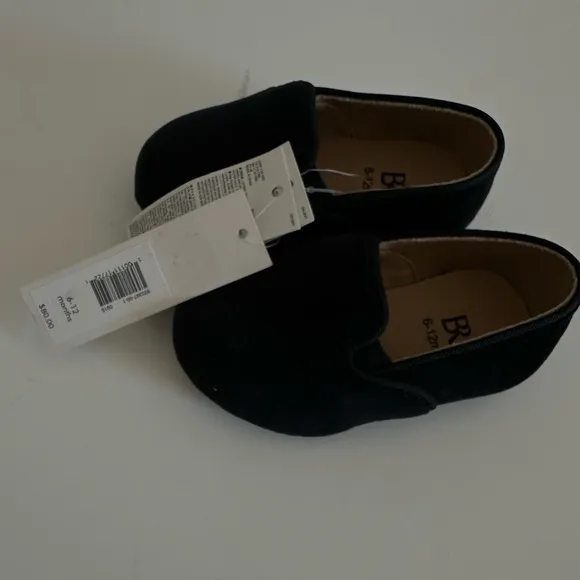 NWT Luz velvet Loafer for baby