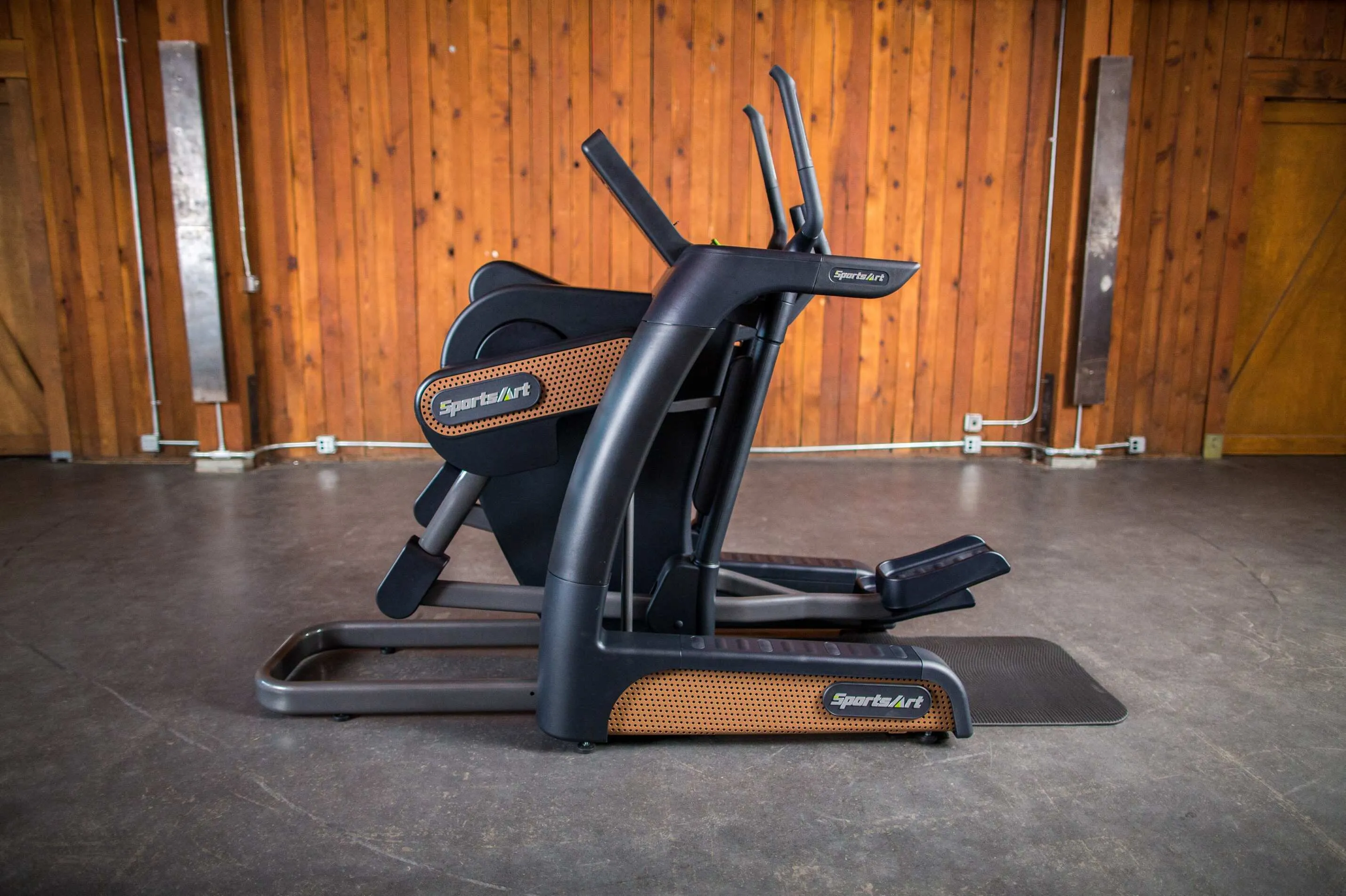 SportsArt Verso Status Eco-Natural Cross Trainer V886