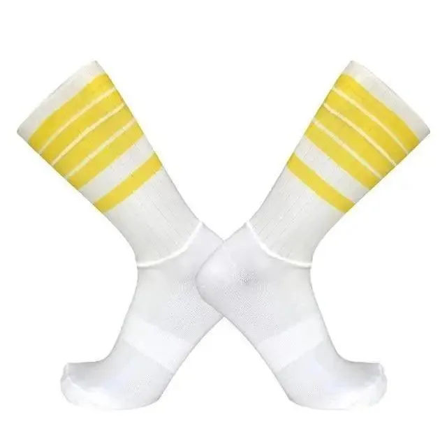 Stylish Summer  Breathable Cycling Socks For Men Anti Slip Seamless Sports Cycling Socks For Men Modern Design Running Sports Socks