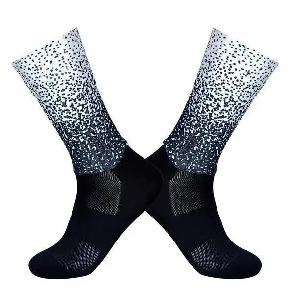Stylish Summer  Breathable Cycling Socks For Men Anti Slip Seamless Sports Cycling Socks For Men Modern Design Running Sports Socks