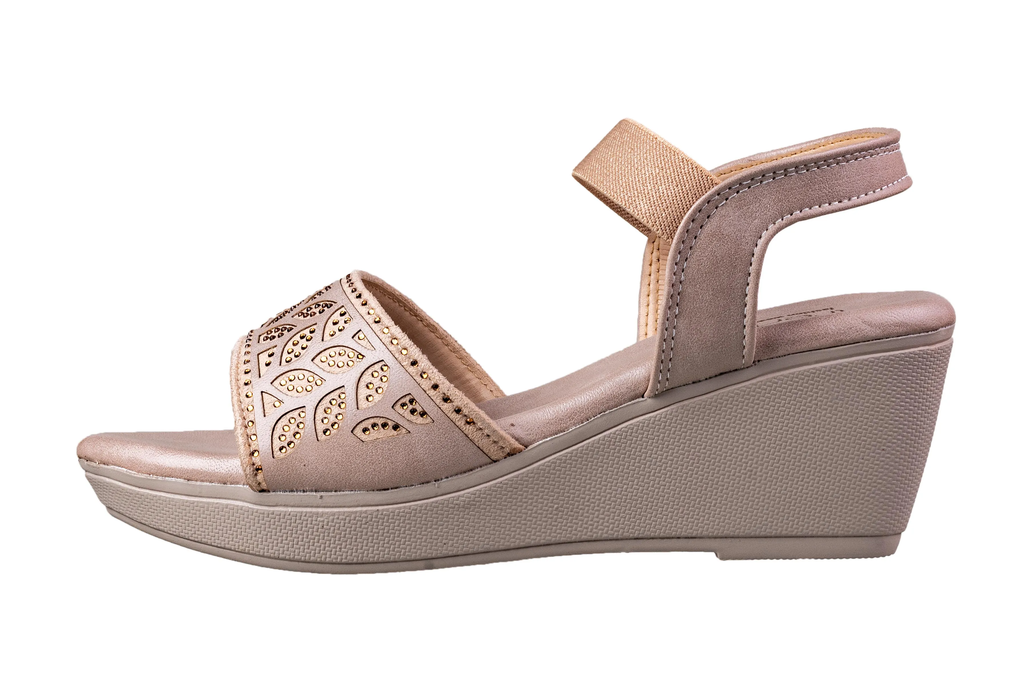 Trendz Ladies Cream Sandal (Trnz S 230804)