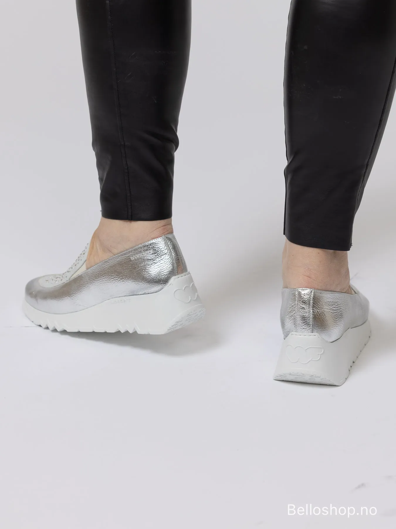 Wonders Sølv loafer med strass og hvit kilesåle